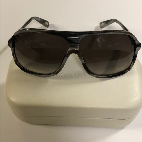 Marc Jacobs Accessories - Marc Jacobs navigator sunglasses - 100% authentic